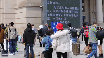 Travelers Flock to Hankou Railway Station to Leave Wuhan as Lockdown Lifted