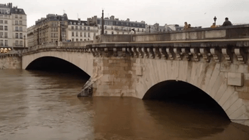 Floodwaters Rise in Paris Near Nôtre Dame