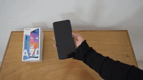 dianaarias_ giphygifmaker samsung unboxing samsung galaxy a70 GIF