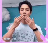 Zee Kiss GIF