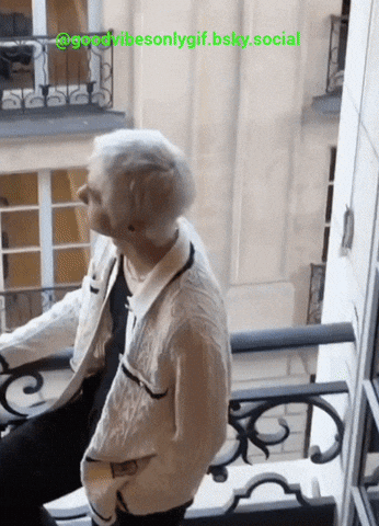 marifanaccount paris wangyibo silverhair GIF