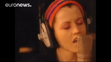 Dolores Oriordan Singing GIF by euronews