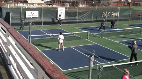 thoi-diem-nao-nen-su-dung-buoc-tach-split- step-trong-pickleball
