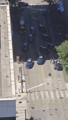 Woman Taken Into Custody After Allegedly Barricading Herself With Handgun Inside Seattle's FBI Building