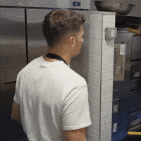 Chefnickdigiovanni oops panic welp uhoh GIF