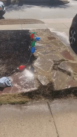 Texas Boy Receives Magnifying Glass For Christmas, Proceeds to Accidentally Burn Front Yard