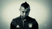 looking fc bayern GIF by Bundesliga