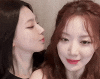 Gidle Kiss GIF