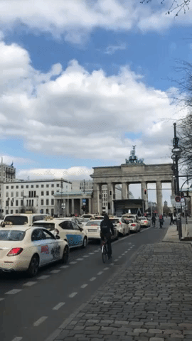 German Taxi Drivers Cause Gridlock in Anti-Uber Protest