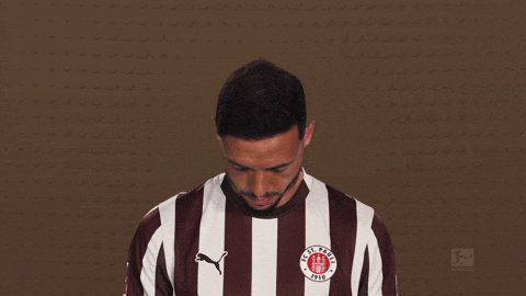 Look Up St Pauli GIF by Bundesliga