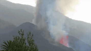 Lava and Ash Spew From La Palma Volcano as Eruption Continues