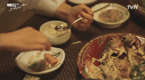 d9e28f98028940829ce612a53b9ebb7e giphyupload GIF