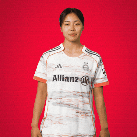 Football Soccer GIF by FC Bayern Women