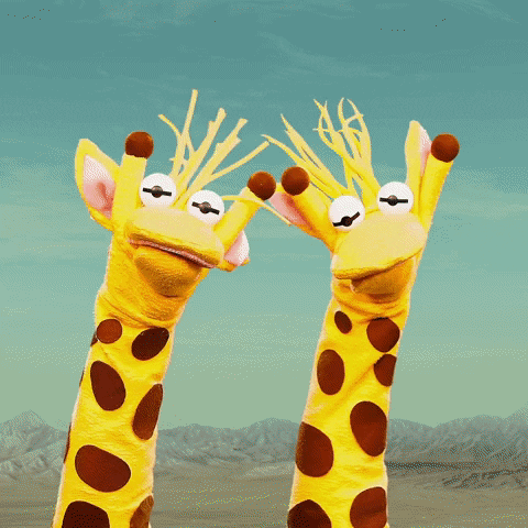 Giraffas giphyupload amigos hamburguer fome GIF