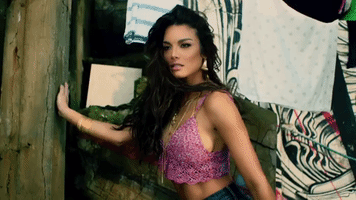 luis fonsi GIF