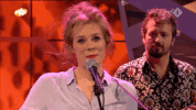 yentl en de boer singing GIF