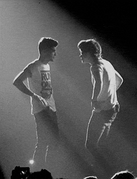 harry styles wow GIF