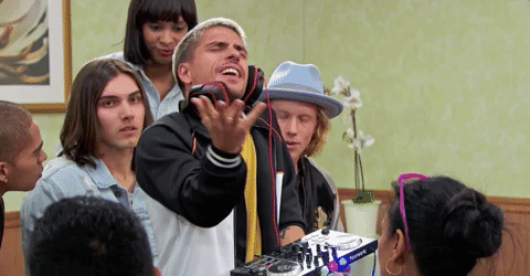 hotel du loone GIF by Brat