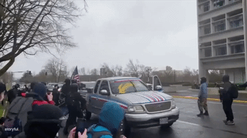 Man Pulls Gun on Protesters as Rival Groups Demonstrate Outside Oregon State Capitol