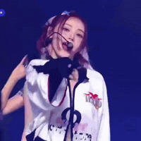 Heejin Jinsoul GIF