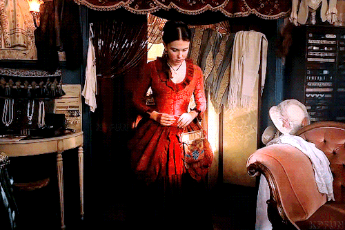 danielpaconio giphyupload millie bobby brown enola holmes GIF