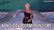 non si deve dormire insieme alessia marcuzzi GIF by Isola dei Famosi