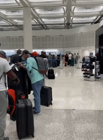 Travelers Angered as American Airlines Cancel Flights From Houston