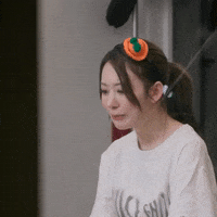 Helmets kpop idol sakura le sserafim GIF