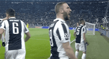 gonzalo higuain celebration GIF by JuventusFC