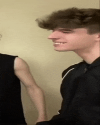 Evarowlandjd hit pegar trillisvid punetazo GIF