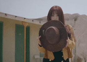 Yuqi GIF by (G)I-DLE