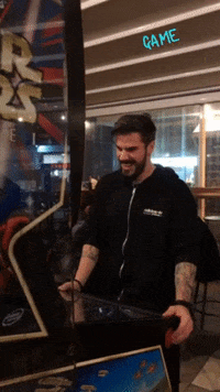Akis_Petretzikis game play akis akispetretzikis GIF