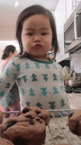 plantbasedyogi giphyupload kiss muffins allana GIF