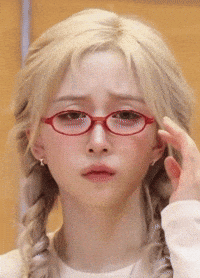 Confused Haewon GIF