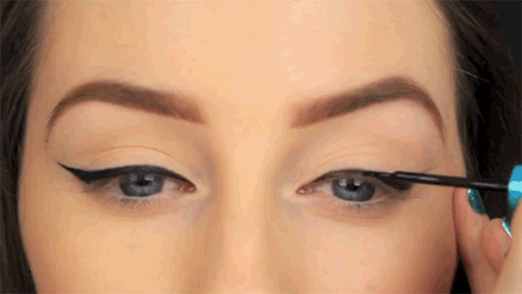 eyeliner GIF