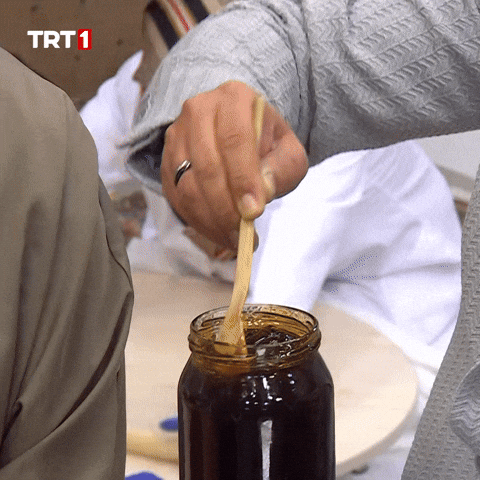 Gift Eat GIF by TRT