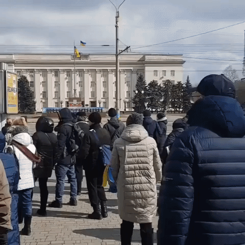 Kherson Civilians Protest Russian Occupation of Southern Ukrainian City