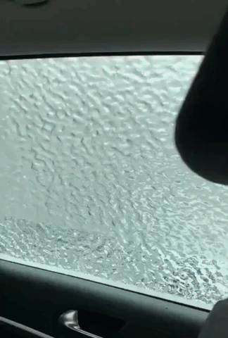 Russian Car Gets 'Double Glazing' Thanks to Pane of Ice Over Window