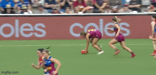 deesgifs22 giphyupload aflw melbourne football club shelley heath GIF