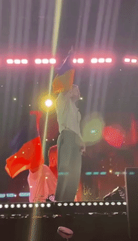 Imagine Dragons Singer Holds Ukraine Flag