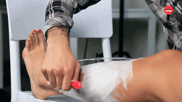 Boyfriends Shave Their Girlfriendsβ Legs