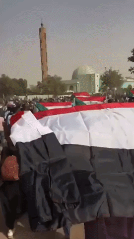Security Forces Fire Tear Gas at Anti-Government Protesters in Khartoum
