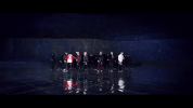 k-pop v GIF