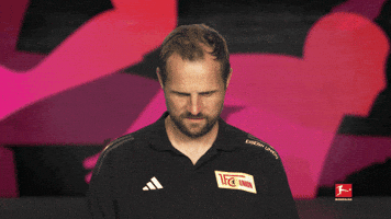 Look Up Union Berlin GIF by Bundesliga