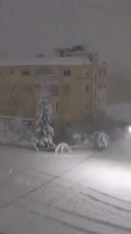 Cold Front Brings Snow to Amman