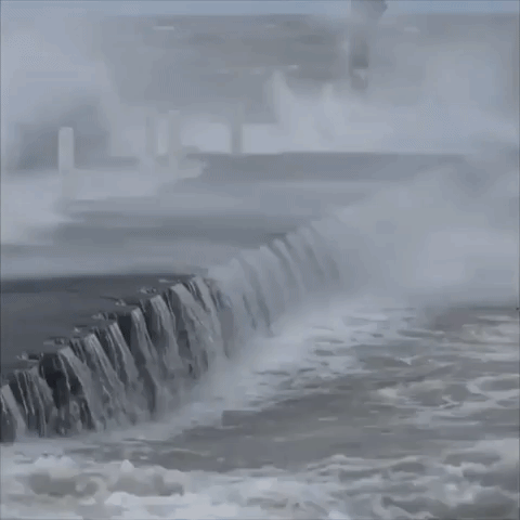 Strong Lake Michigan Waves Batter Chicago Shoreline