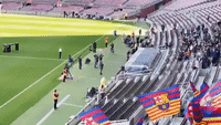 Barcelona Fans Chant Xavi's Name During Camp Nou Unveiling