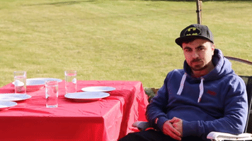 Guy Nails Tablecloth Trick in Seven Seconds