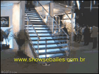 cai e levanta rÃÂ¡pido para disfarÃÂ§ar GIF