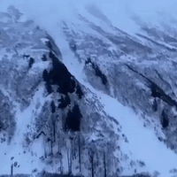 'That's a Big One': Alaskan Skier Captures Avalanche on Camera